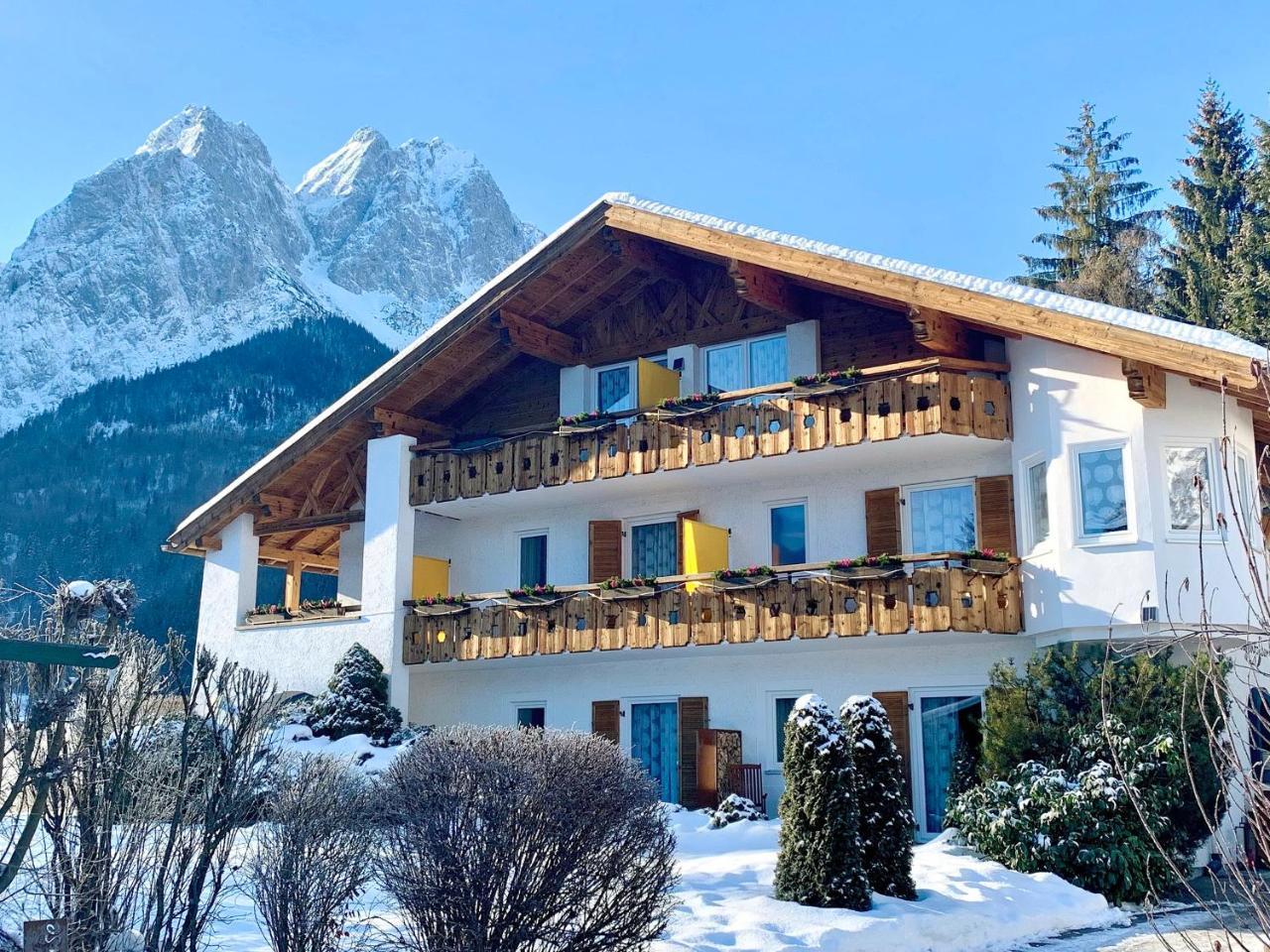 Boutique Hotel Laengenfelder Hof Grainau Exterior photo